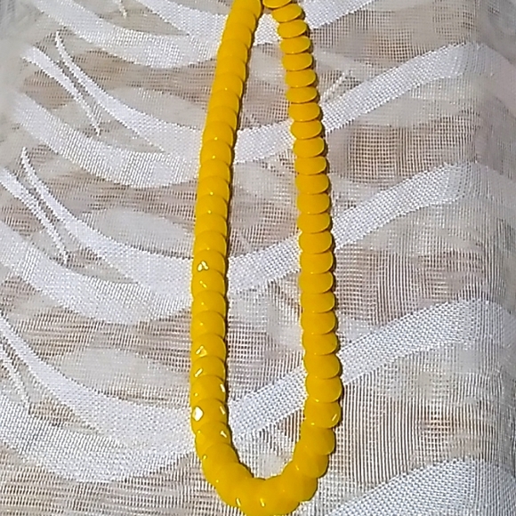 Unique Vintage Yellow Disk Necklace - Picture 3 of 4